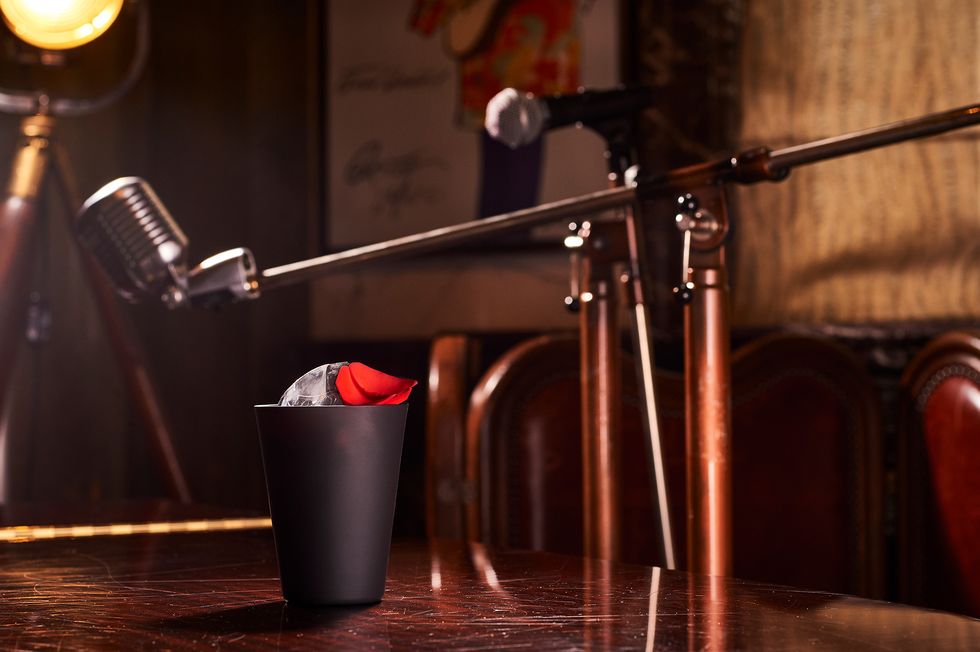 Scarfes Bar - Back to Black; Photography: Addie Chin Rosewood London