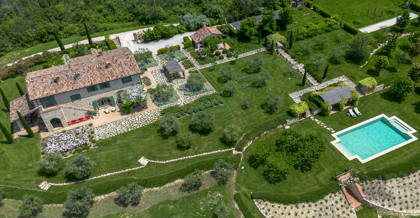 Bird's eye view of Casa Collina in Umbria, Italy