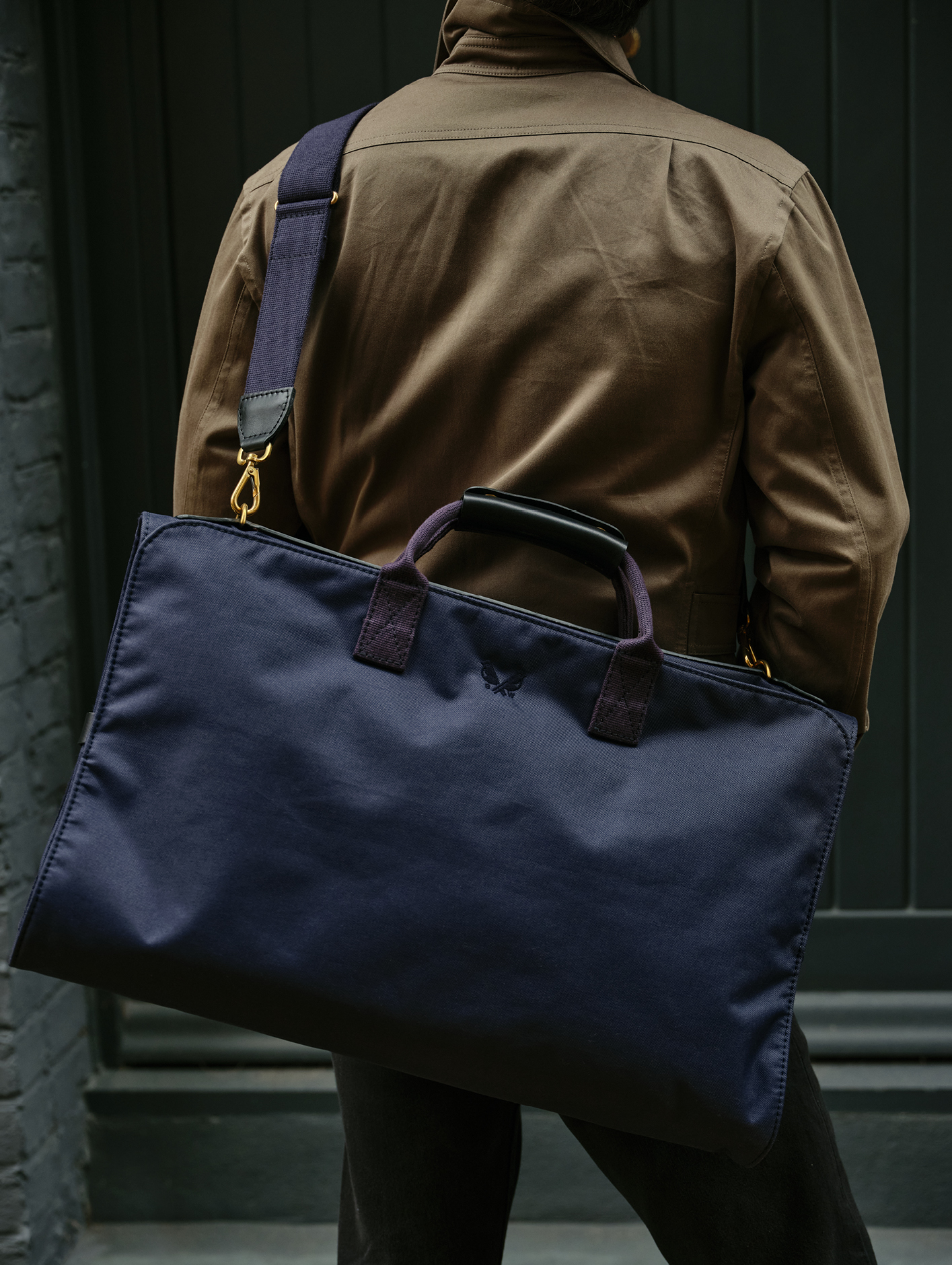 Bennett Winch’s Trifold suit carrier in navy