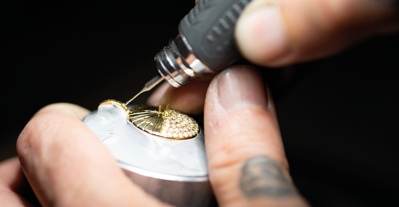 DMR clients are able to view the skilled goldsmiths in action inside the newly refurbished Altrincham showroom